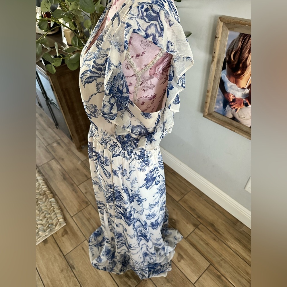 Express Floral dress - Picture 2 of 4